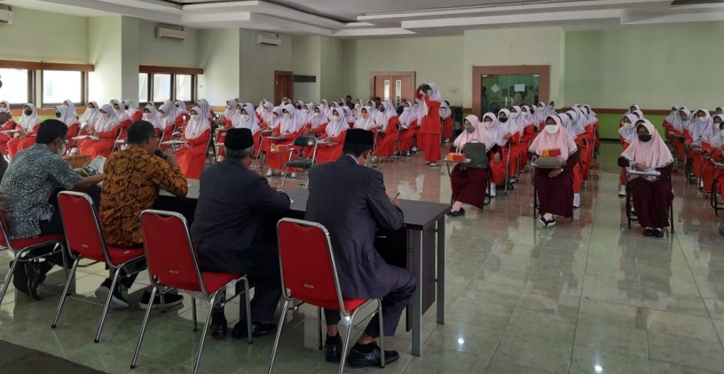 Darul Amanah Kunjungi FIB Universitas Airlangga Surabaya 