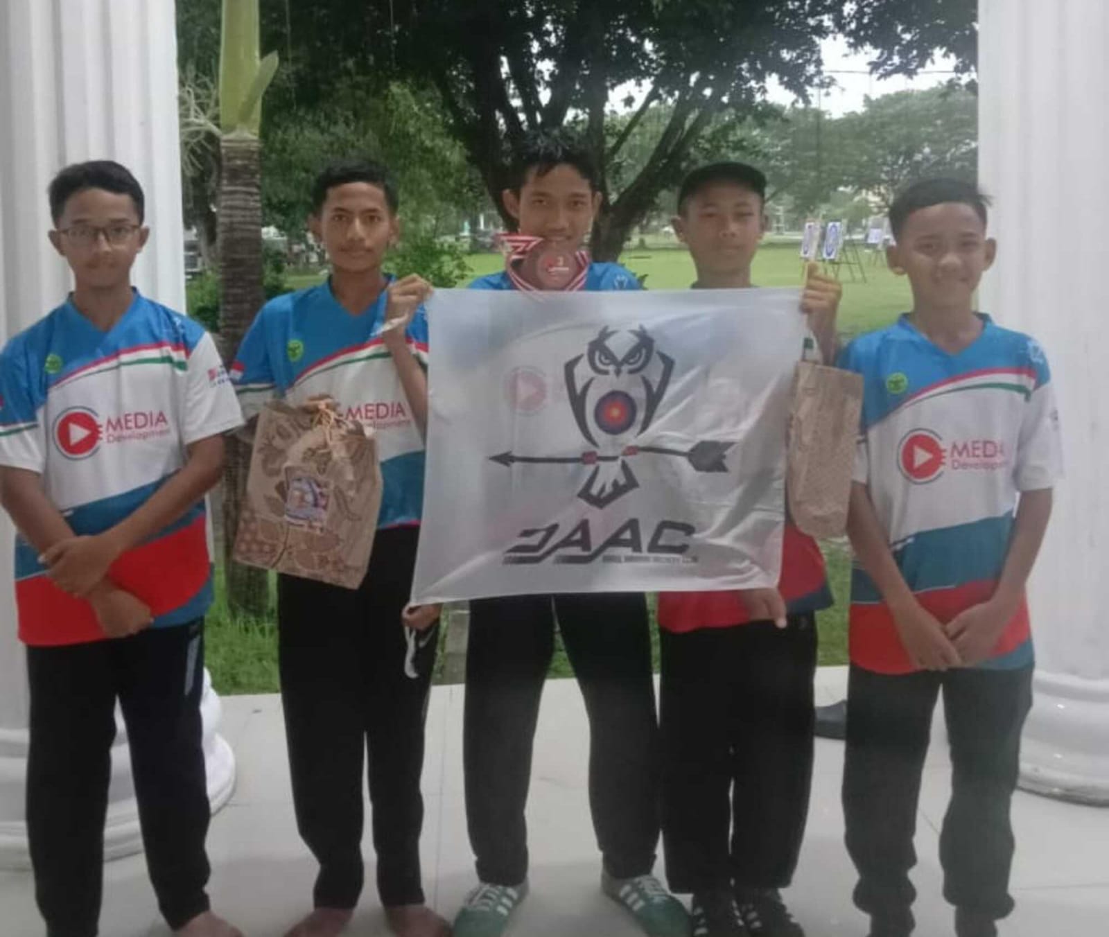 Prestasi Kilat di Lapangan Panahan: Santri Darul Amanah Juara 3 Lomba Panahan